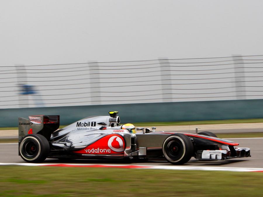  McLaren Mercedes-Benz MP4-27 2012 года  (фото 14 из 14)
